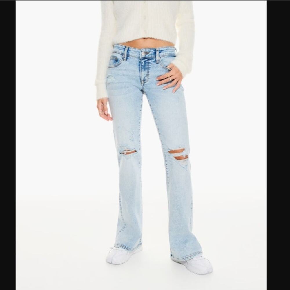 New NWT Aeropostale Light‎ Wash Low Rise Flare Leg Jeans Size 12